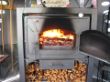Das Feuer im Backofen HABO 4/6 ist gut am brennen