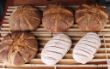 4 Roggenmischbrote mit 7 Körnern/Nüssen, 2 Dinkelbrote mit 6 fach Schrotmischung (Dinkel-, Weizen-, Roggen, Mais-, Hafer-, Hirse-Schrot) alle Brote aus einem Back-Durchgang Beginn 280°C -> Ende 215°C, Kerntemperatur 94°C